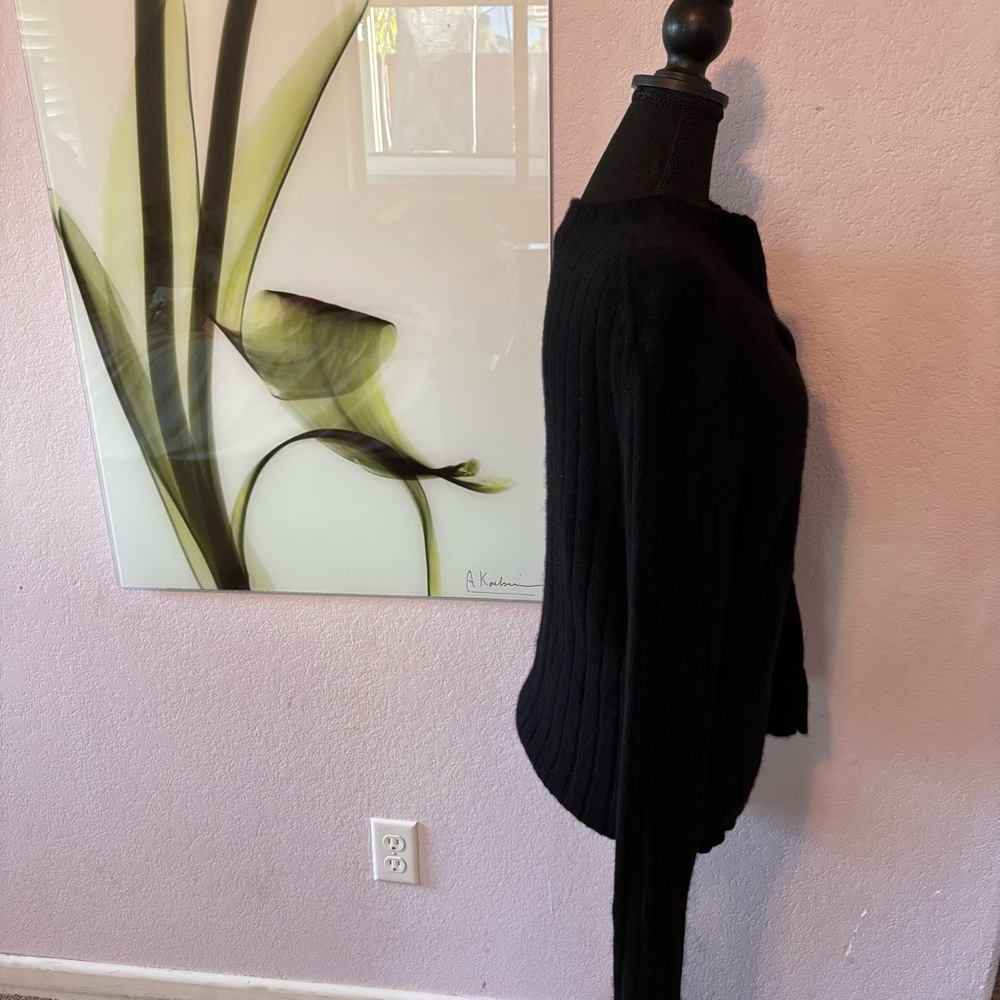 sweater size XL - Picture 2 of 5